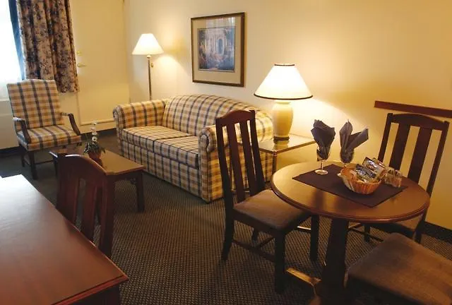 Residence Inn By Marriott Montreal Westmount 4*,