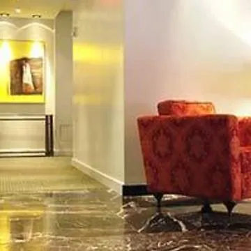 Residence Inn By Marriott Montreal Westmount Hotel